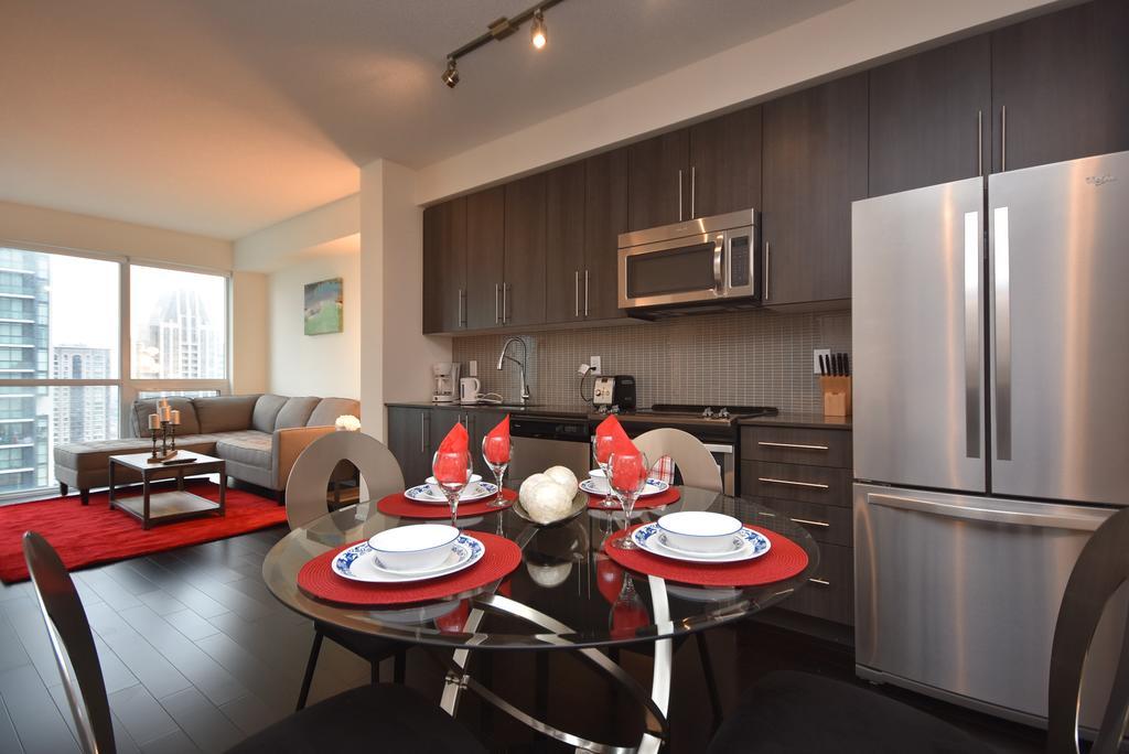 מיסיסאוגה Royal Stays Furnished Apartments - Square One מראה חיצוני תמונה