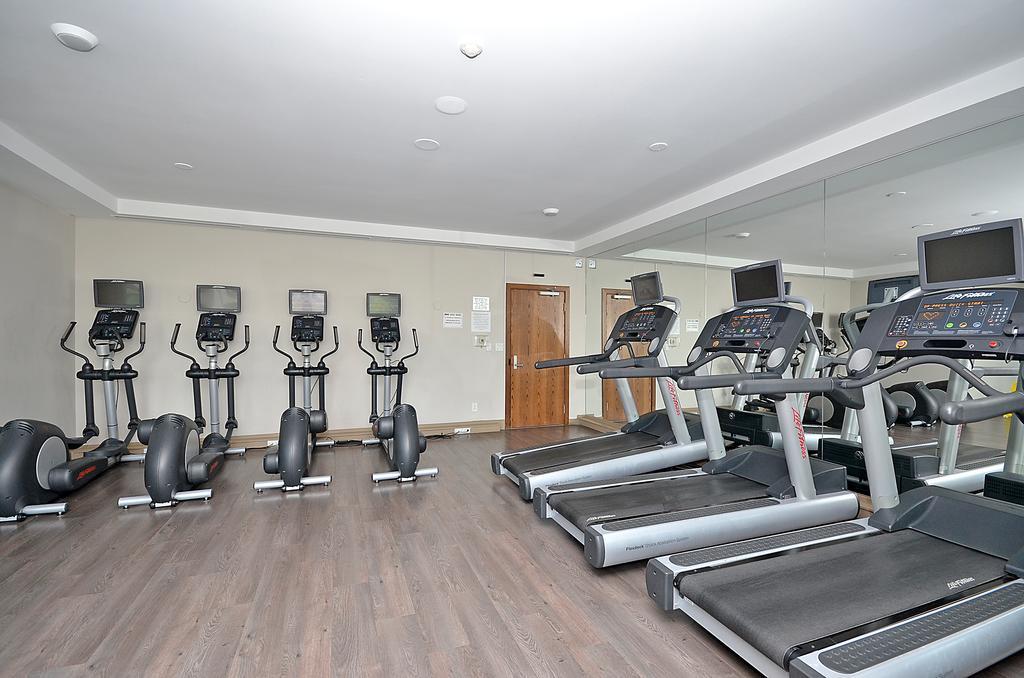 מיסיסאוגה Royal Stays Furnished Apartments - Square One מראה חיצוני תמונה