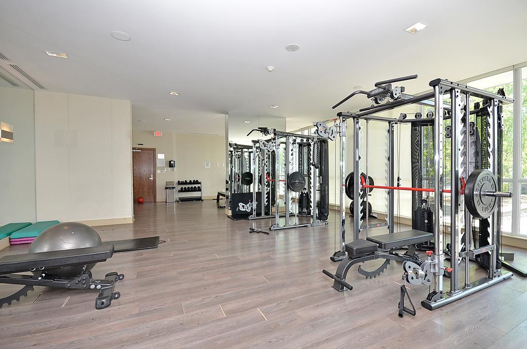 מיסיסאוגה Royal Stays Furnished Apartments - Square One מראה חיצוני תמונה