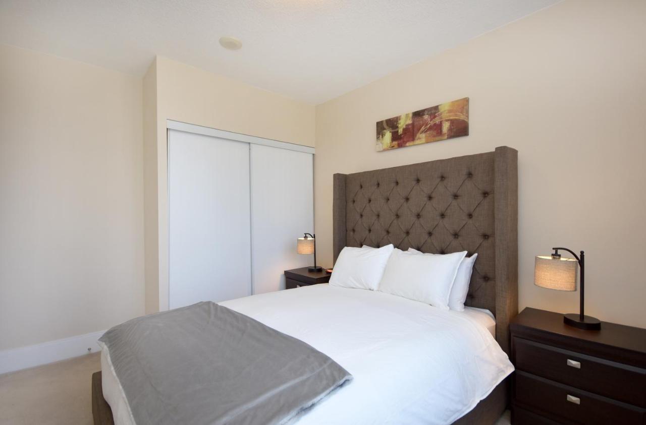 מיסיסאוגה Royal Stays Furnished Apartments - Square One מראה חיצוני תמונה