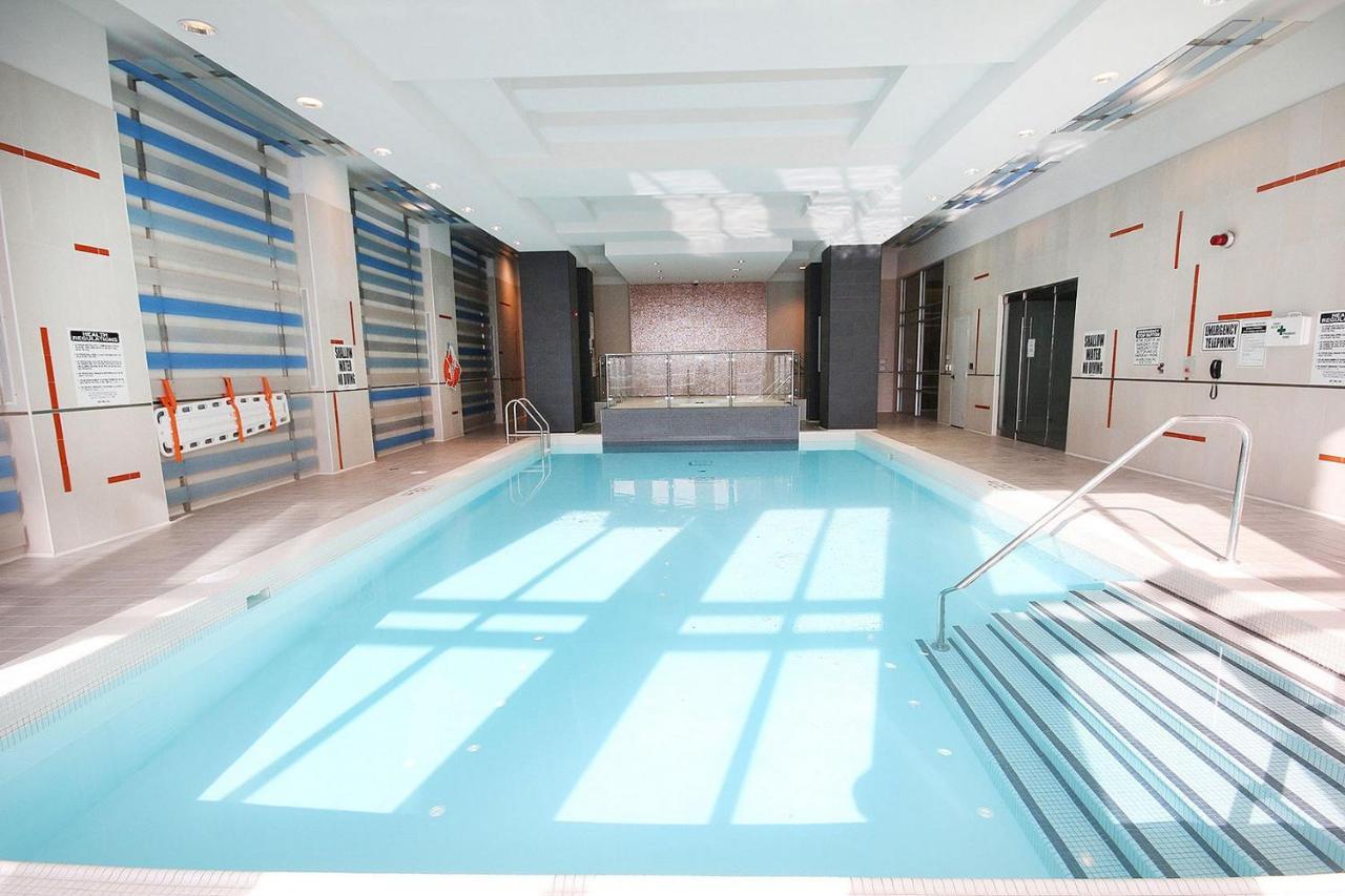 מיסיסאוגה Royal Stays Furnished Apartments - Square One מראה חיצוני תמונה