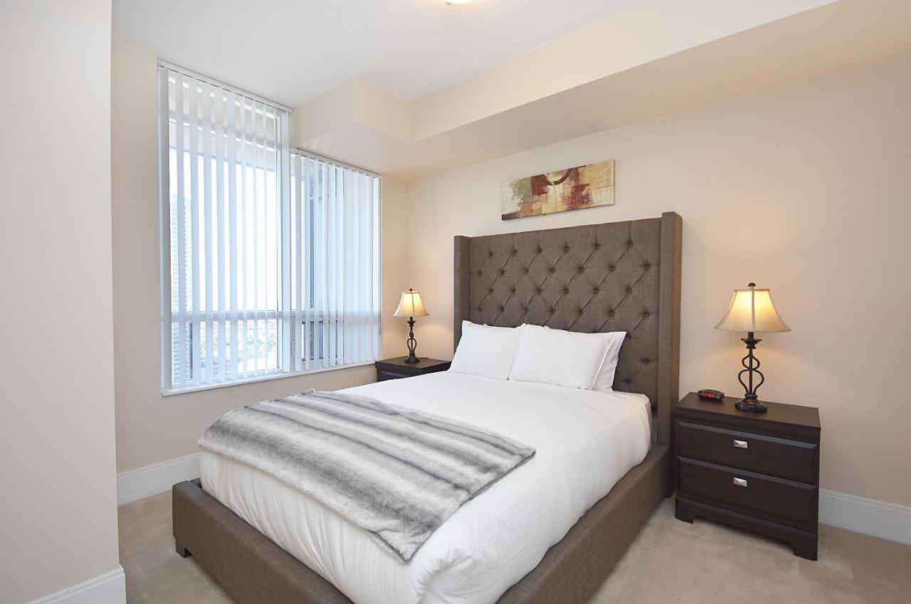 מיסיסאוגה Royal Stays Furnished Apartments - Square One מראה חיצוני תמונה