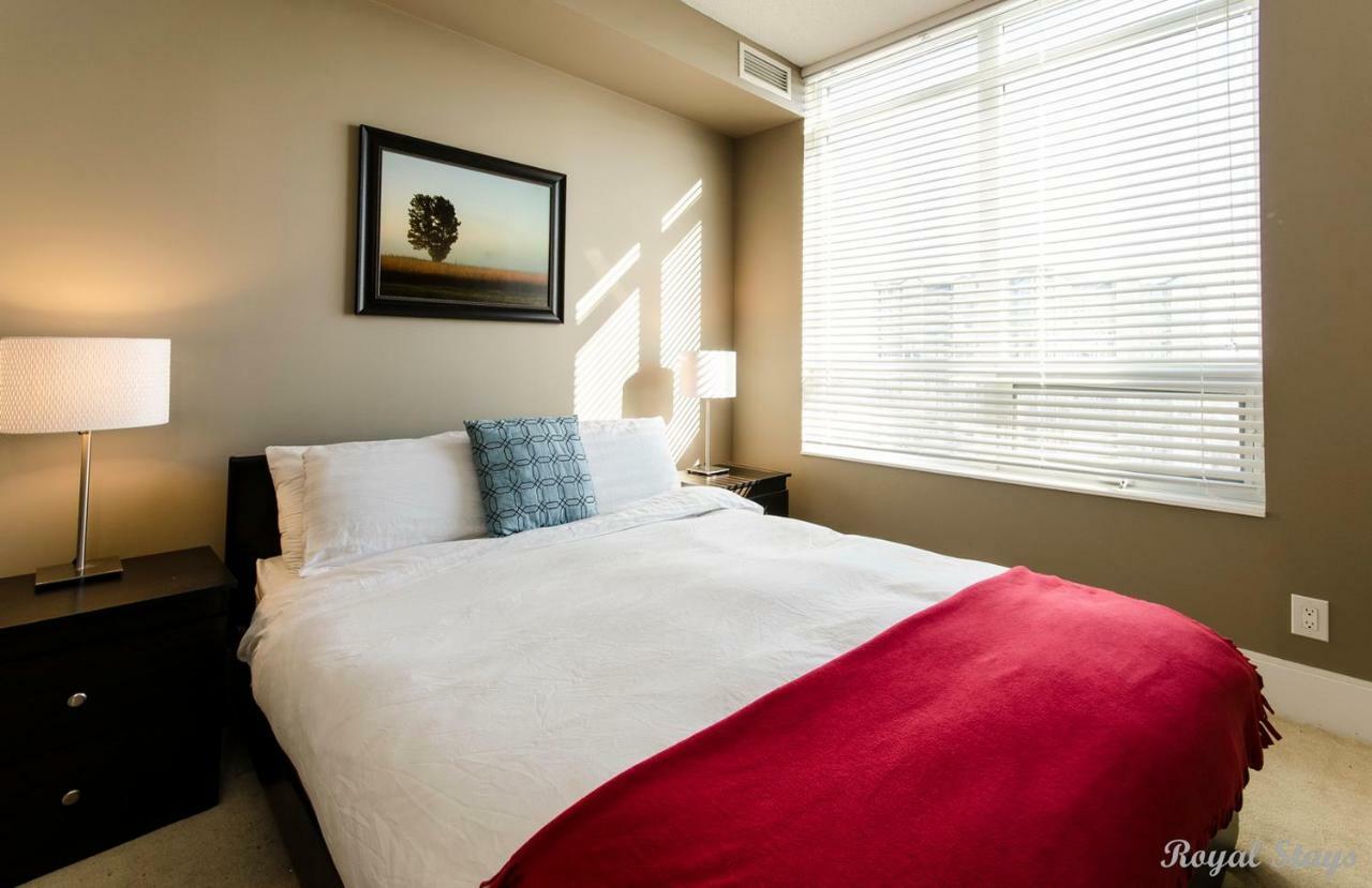 מיסיסאוגה Royal Stays Furnished Apartments - Square One מראה חיצוני תמונה